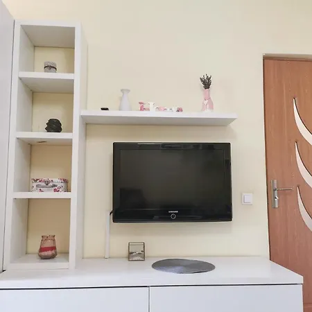 Apartment Charming Modern Apartment, Minutes From Downtown *