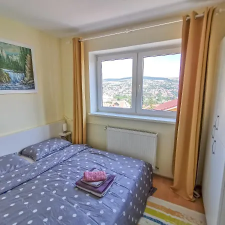 Charming Modern Apartment, Minutes From Downtown Cluj-Napoca