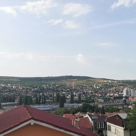 Charming Modern Apartment, Minutes From Downtown * Cluj-Napoca